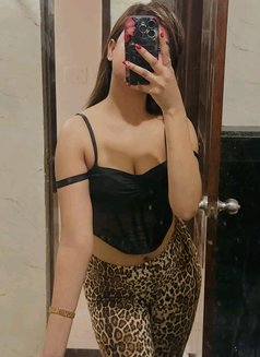 Akansha. Real Meet and Cam Session - escort in New Delhi Photo 5 of 8