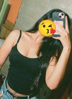 Akansha. Real Meet and Cam Session - escort in New Delhi Photo 5 of 15