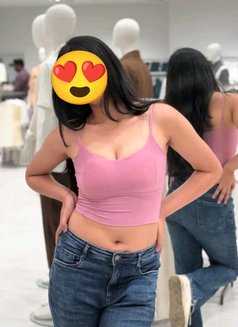 Akansha. Real Meet and Cam Session - escort in New Delhi Photo 7 of 15