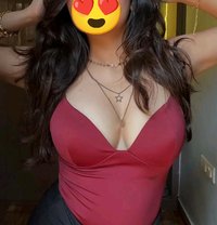Akansha. Real Meet and Cam Session - puta in New Delhi Photo 7 of 14