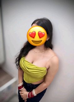Akansha. Real Meet and Cam Session - escort in New Delhi Photo 12 of 15