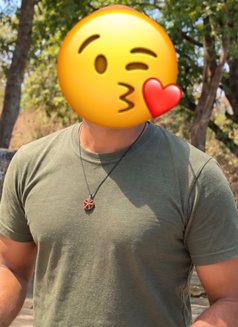 Akarsh - Male escort in Mumbai Photo 1 of 3