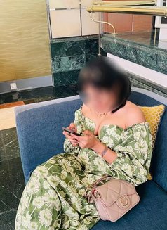 Akarsha - puta in Colombo Photo 3 of 7