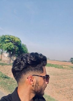 Akash - Male escort in Chandigarh Photo 5 of 8