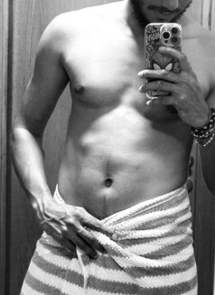 Akash - Acompañantes masculino in Dubai Photo 3 of 5