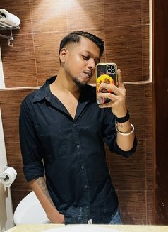 Akash - Male escort in Kolkata Photo 1 of 3