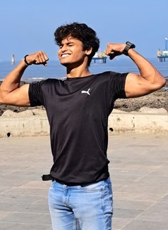 Akash - Acompañantes masculino in Navi Mumbai Photo 1 of 5