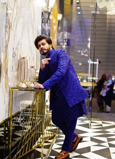 Akash Khan - Male escort in Dubai Photo 7 of 8