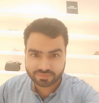 Akeel - Male adult performer in Lahore
