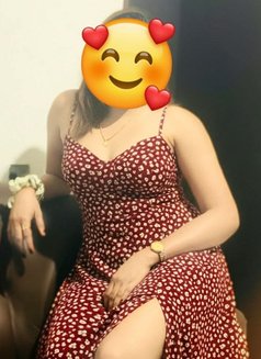 Akeshi - escort in Colombo Photo 3 of 6