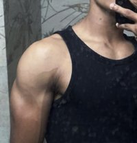 Arjun Singh - Acompañantes masculino in Jhansi