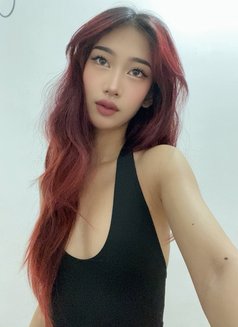 Aki - escort in Manila Photo 2 of 3