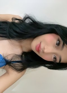 Aki - escort in Manila Photo 3 of 3