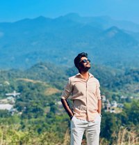 Aki - Male adult performer in Bangalore