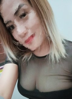 Bella - escort in Manila Photo 2 of 11