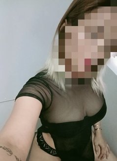 Bella - escort in Manila Photo 5 of 11