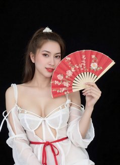 Akiko - escort in Bangkok Photo 2 of 5