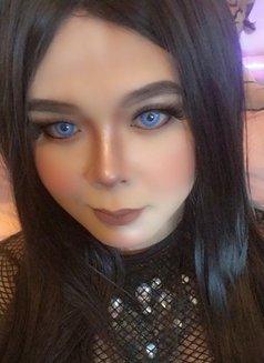 Akiko Shimizu - Transsexual escort in Manila Photo 4 of 15