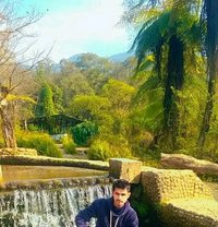 Akill Koirala - Acompañantes masculino in Kathmandu