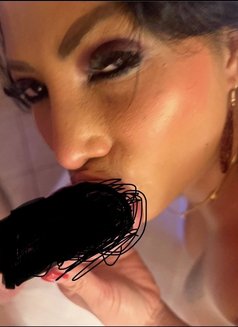 Akira - Big tit MILF ready for anal - dominatrix in Dubai Photo 14 of 21