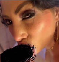 Akira - Big tit MILF ready for anal - puta in Dubai