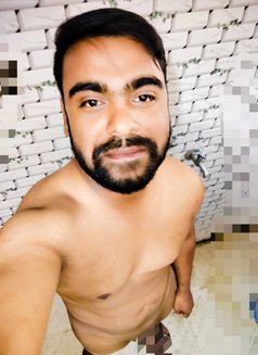 Akki Bisexual - Male adult performer in New Delhi Photo 2 of 14