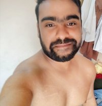 Akki - Male adult performer in New Delhi