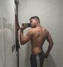 Akki - Acompañantes masculino in New Delhi Photo 1 of 3