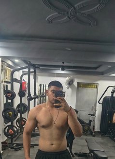 Akki - Male escort in New Delhi Photo 4 of 4
