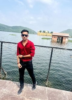 Akki - Male escort in Noida Photo 10 of 14