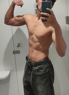 Aakashhh - Male escort in Pune Photo 2 of 12