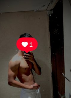 Aakashhh - Male escort in Pune Photo 6 of 12