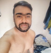 Akku - Male adult performer in New Delhi