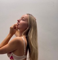 Akmelle - escort in Vienna