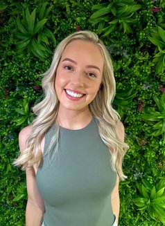 Akmelle - escort in Vienna Photo 7 of 7