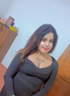 Aksha - Transsexual escort in Colombo Photo 2 of 5