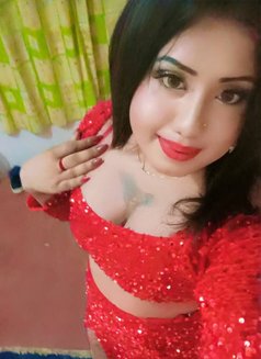 Aksha - Transsexual escort in Colombo Photo 3 of 5