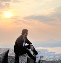 Akshat available only for females - Acompañantes masculino in Bangalore