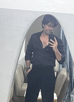 Akshat - Male escort in New Delhi Photo 1 of 3