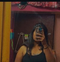 Akshata - puta in Kolkata