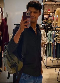 Akshay - Acompañantes masculino in Hyderabad Photo 2 of 3