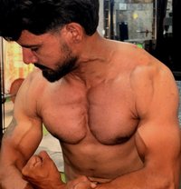 Akshay - Intérprete masculino de adultos in New Delhi
