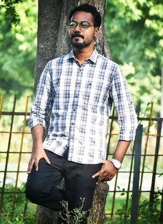 Akshay - Male escort in Noida Photo 2 of 4