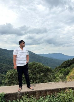 Akshay - Male escort in Pune Photo 6 of 8