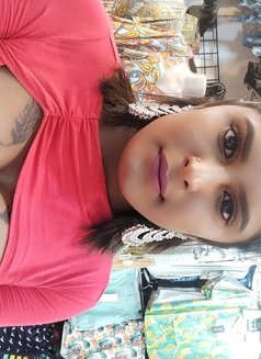 Akshaya - Transsexual escort in Bangkok Photo 4 of 7