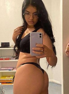 Akshita - escort in Dubai Photo 4 of 5