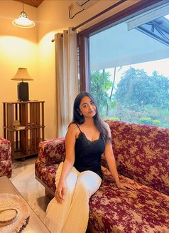 Akshita - escort in Surat Photo 1 of 5