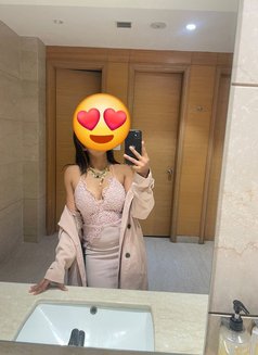 Akshita Singh - escort in Noida Photo 1 of 5