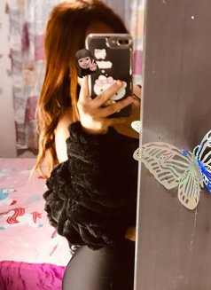 Akshiya - escort in New Delhi Photo 5 of 5