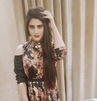 Akshu - puta in Johor Bahru